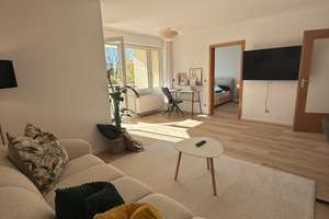 Renovierte, möblierte 2-Zimmer Whg. mit Balkon | Modern furnished Apartment with balcony  – Die vollständige Adresse der Immobilie erhältst du vom Anbieter., 80997 Allach, München – Vorschaubild 1