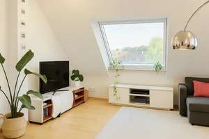 Traumhafte Dachgeschosswohnung mit Dachterrasse & Stellplatz – Stuttgart-Bad Cannstatt – Melanchthonstraße -, 70374 Schmidener Vorstadt, Stuttgart – Vorschaubild 3