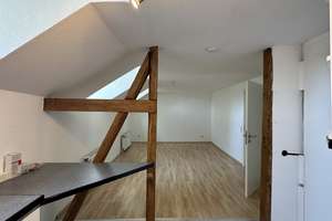 Helle 3-Zi.-Maisonette-Wohnung mit Balkon, nähe Trasse/Utopiastadt – Neue Friedrichstraße 22, 42105 Elberfeld, Wuppertal – Vorschaubild 2