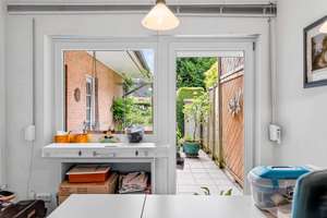 Hamburg-Sasel: Vielseitiges Einfamilienhaus mit traumhaftem, von Hagenbeck inspiriertem Garten – Die vollständige Adresse der Immobilie erhältst du vom Anbieter., 22393 Sasel, Hamburg – Vorschaubild 12