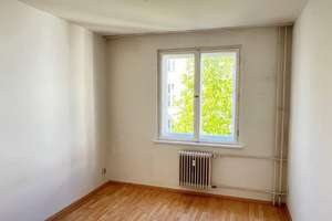 Aufzug und Balkon mit Blick auf den Maikäferplatz nahe Bayerischer Platz – Apostel-Paulus-Straße 16, 10825 Schöneberg, Berlin – Vorschaubild 13