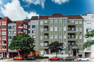 Großzügige 4-Zimmer-Altbauwohnung mit viel Charme – Bundesallee 32, 10717 Wilmersdorf, Berlin – Vorschaubild 1