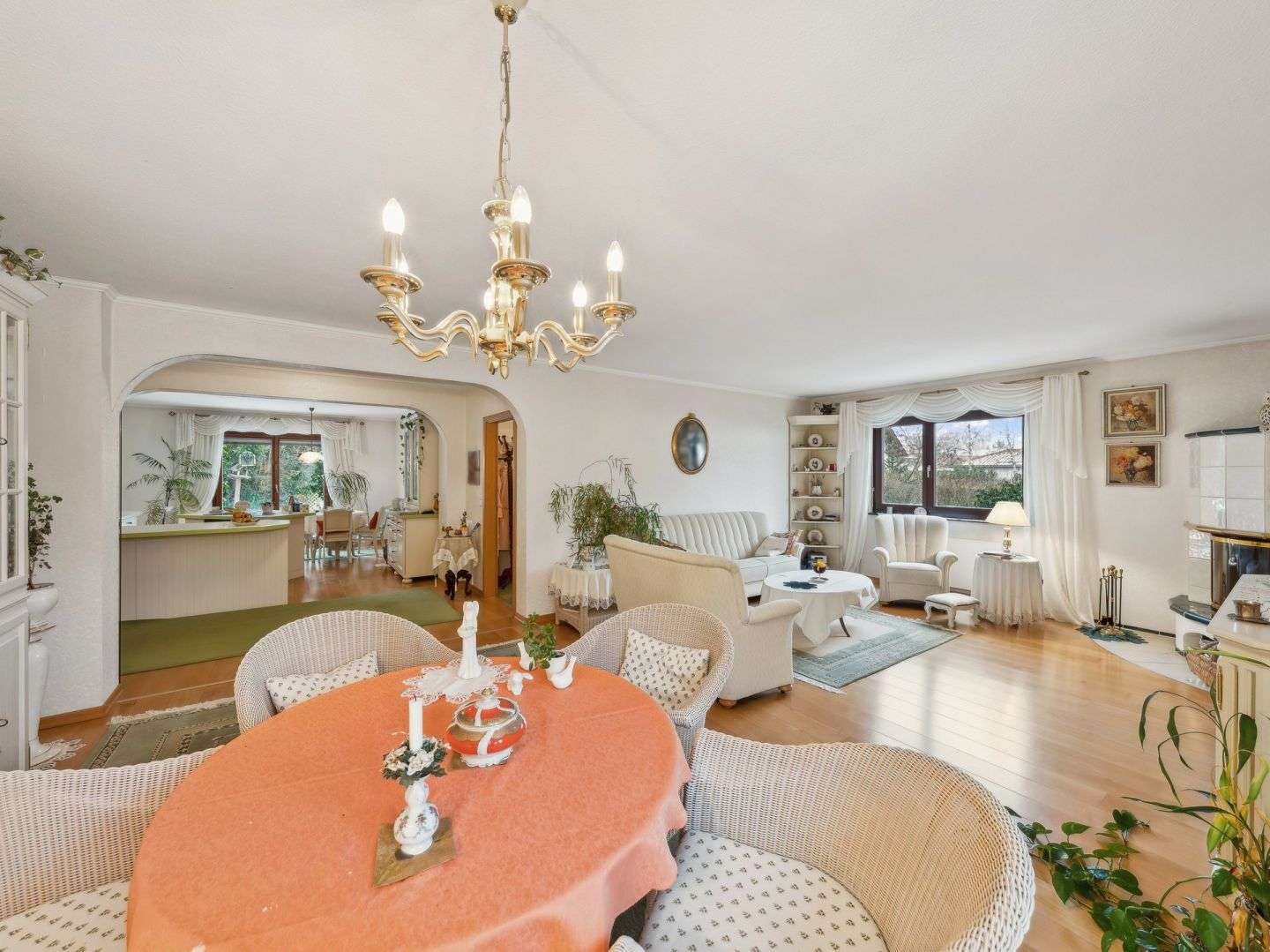 Immobilie in Bad Belzig - Großzügiges Zweifamilienhaus mit 8 Zimmern, Gartenidylle und Vollkeller in Bad Belzig - Bild 4