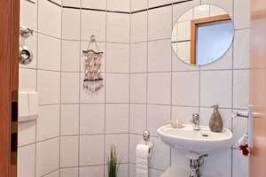 Wunderschöne Dachgeschosswohnung mit Kaminofen, zwei Balkonen und viel Privatsphäre in Reutlingen – Die vollständige Adresse der Immobilie erhältst du vom Anbieter., 72762 Reutlingen-Mitte, Reutlingen – Vorschaubild 16