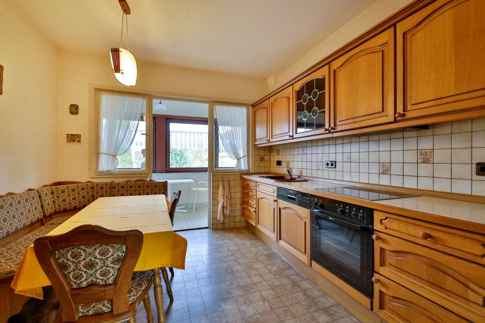 Immobilie in Birkenfeld - 2-Familienhaus mit großem Garten, 3 Garagen und Potenzial in ruhiger Lage! - Bild 6