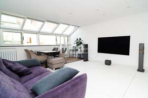 Exklusive 2,5-Zimmer-Wohnung im Herzen von Würzburg mit zwei Tiefgaragenstellplätzen