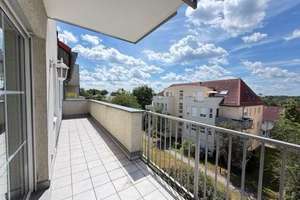 Sonnenbalkon mit Blick ins Rosental - leerstehende 2 Zimmerwohnung mit großem Balkon!
