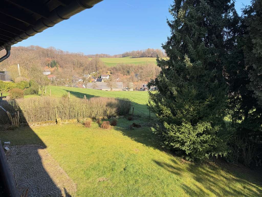 Immobilie in Engelskirchen - ZWEIFAMILIENHAUS mit  großem Garten, Garage, Stellplatz im Grünen inkl. Blockheizkraftwerk - Bild 4