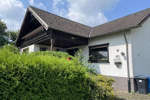 **Wohnhaus mit Garten und Garage in Schönecken** – Die vollständige Adresse der Immobilie erhältst du vom Anbieter., 54614 Schönecken – Vorschaubild 2