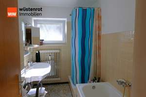 Zweifamilienhaus mit Einliegerwohnung und drei Garagen in Glatten in bester Aussichtslage. – Die vollständige Adresse der Immobilie erhältst du vom Anbieter., 72293 Glatten – Vorschaubild 5
