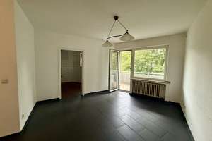Düsseltal –Gelegenheit mit großem Potenzial | 4 Zimmer | Balkon | XXL-Garage | Eigennutz oder Anlage – Schumannstr. 25, 40237 Düsseltal, Düsseldorf – Vorschaubild 2