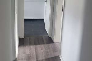 Viel Platz für den Alltag: 4-Zimmer-Wohnung in Wiesbaden-Schierstein – Reiherstr. 4, 65201 Schierstein, Wiesbaden – Vorschaubild 3