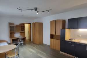 Für Studenten, schönes möbliertes 1-Zimmer Apartment !  Anfragen bitte nur per E-Mail – Katholischer Kirchenplatz 4, 91054 Altstadt, Erlangen – Vorschaubild 1
