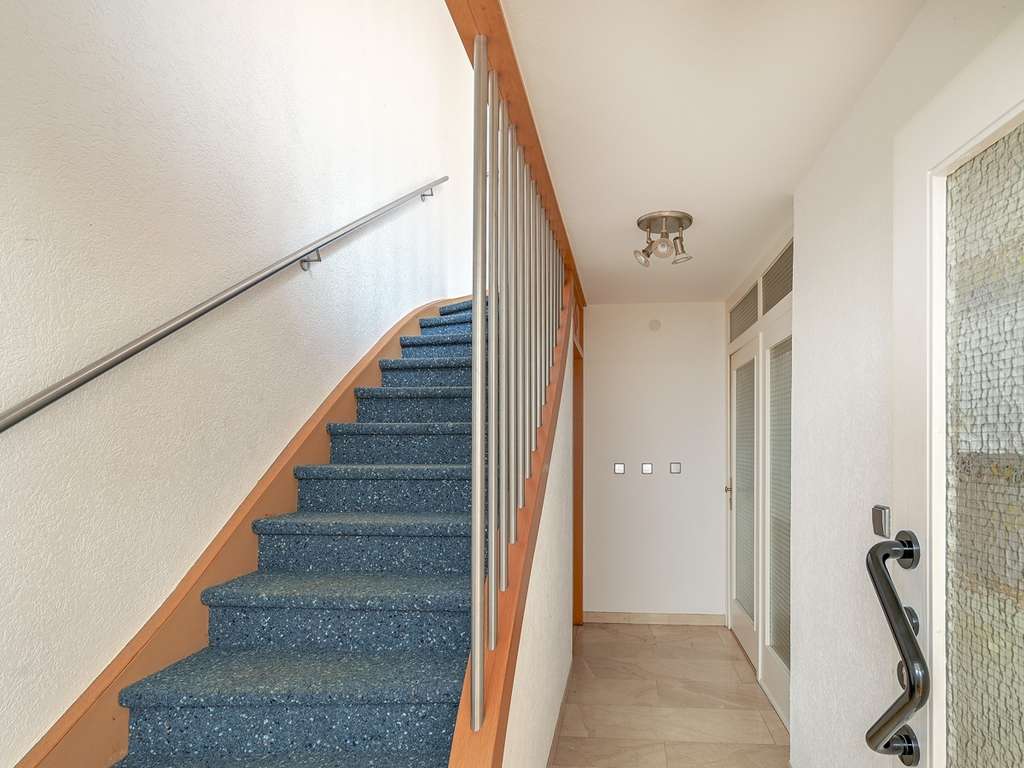 Immobilie in Pfinztal - Attraktives vollvermietetes Dreifamilienhaus mit nachhaltiger Ertragsperspektive - Bild 1