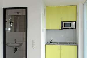 Wunderschönes Appartement Studio M, mit Dachterrasse, teilmöbliert – Ricarda-Huch-Str. 1, 80807 Milbertshofen, München – Vorschaubild 2