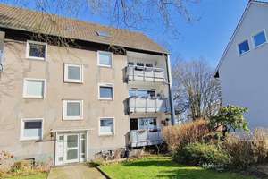 **Provisionfrei ** Helle Dachgeschosswohnung zum Verwirklichen in Essen-Bergerhausen