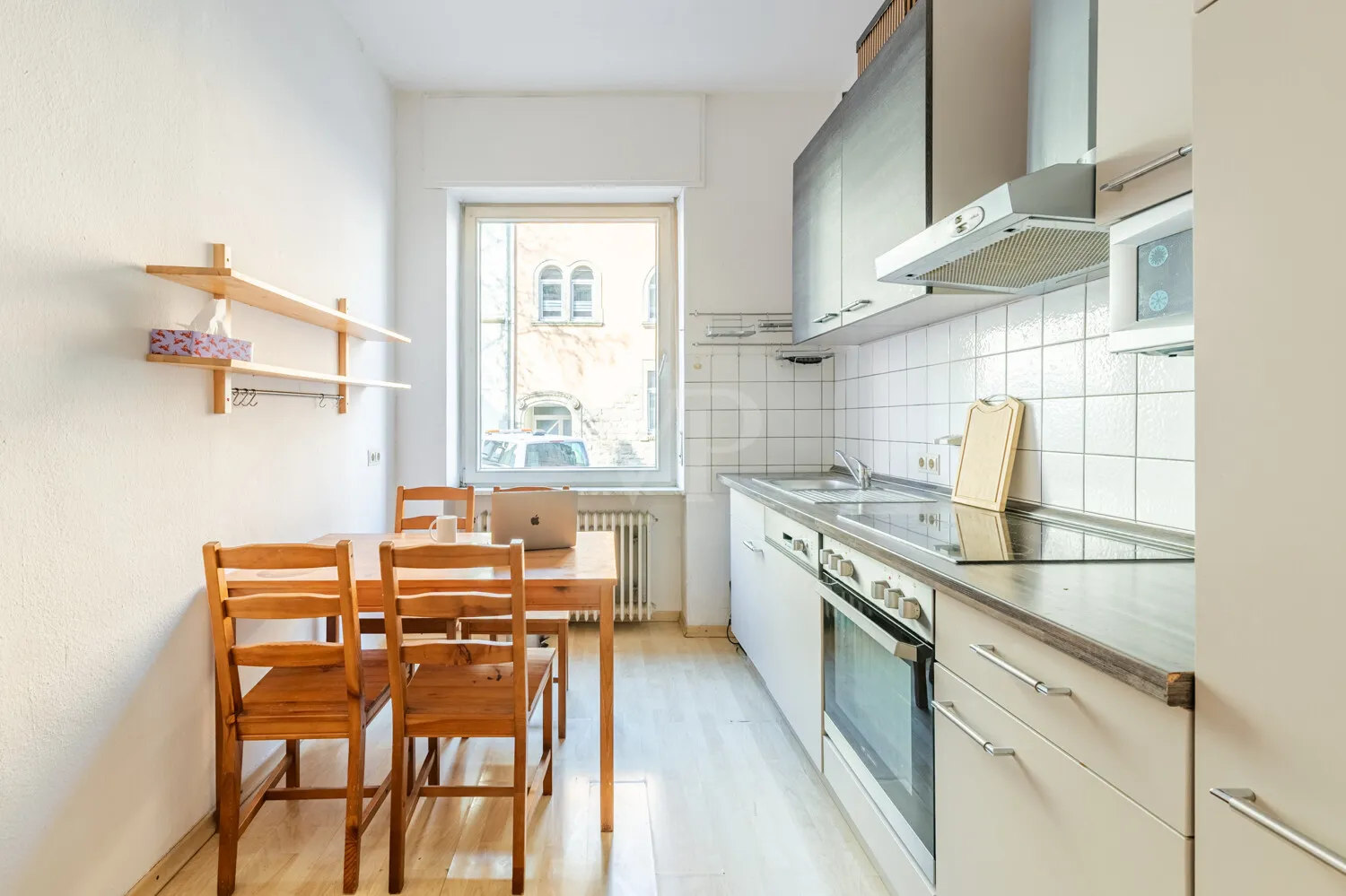 Altbauflair mit Potential: 2-Zimmer EG-Wohnung in Karlsruhe / Oststadt, Karlsruhe – Bild 4