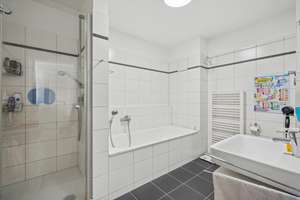 Vier-Zimmer-Wohnung mit Parkblick – Modernes Wohnen am Rebstockpark – 60486 Bockenheim, Frankfurt am Main – Vorschaubild 7