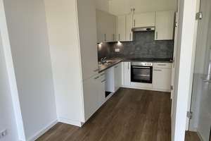 Renovierte 3 - Zimmer Wohnung direkt am Rotkreuzplatz – Nymphenburger Straße 166, 80634 Dom Pedro, München – Vorschaubild 3