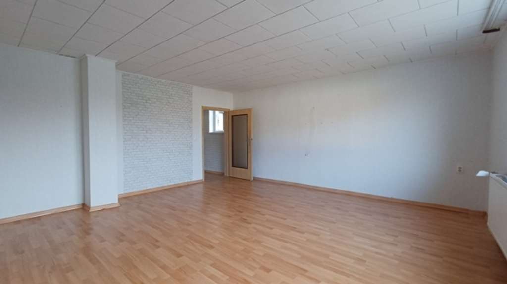 Immobilie in Arnstein - Bauernhof und zwei Scheunen auf großem Grundstück - ein Traum für Individualisten mit Tieren + Hobby - Bild 2