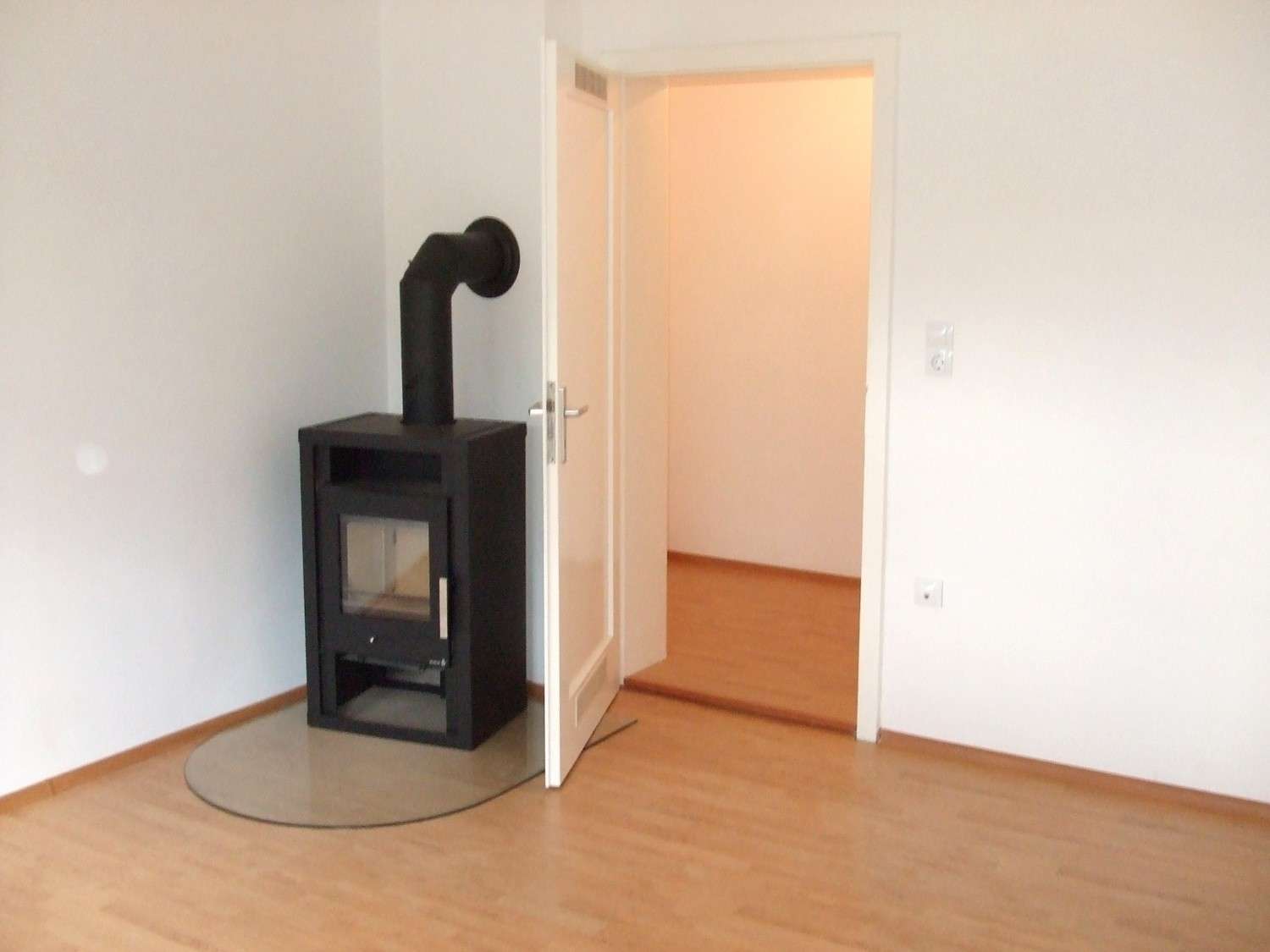 Immobilie in Wanfried - Eine Hälfte des Mehrfamilienhaus mit sechs Wohneinheiten - Bild 1