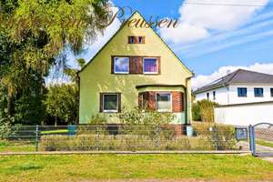 Schuster aus Preussen - Karow - Zweifamilienhaus mit ca. 155 m² auf teilbarem ca. 1.201 m² Grunds...