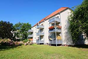***RUHIGE und GRÜNE Wohnlage in Wahren***2-Raumwohnung - Balkon - Parkett - die WE ist vermietet***
