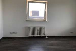 Schöne 3-Zimmer-Wohnung mit renoviertem Bad, 2 Balkonen und Ausblick – Timmersfeld 74, 42899 Schmittenbusch, Remscheid – Vorschaubild 2