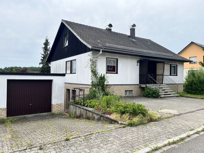 Wohnhaus mit Garage in Schwabhausen