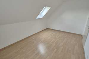 Exklusive zentrale 3,5 Zimmer Dachgeschosswohnung mit geh. Innenausstattung, Loggia und EBK – Moltkestraße 22, 88046 Bodenseekreis – Vorschaubild 9
