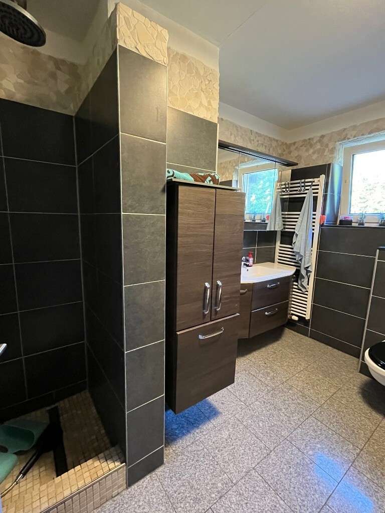 Immobilie in Auetal - Willkommen im neuen Zuhause!
Einfamilienhaus (mit ELW), ideal auch für Mehrgenerationenfamilien ode - Bild 3