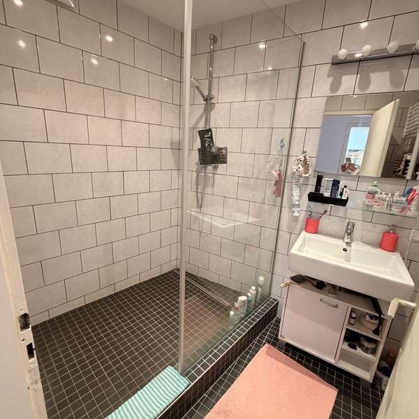 ***helle 3-Zimmer-Wohnung mit modernem Bad in unmittelbarer Nähe des Luisenhospitals***