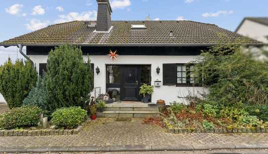 Bild von Niedernhausen-Engenhahn: Einfamilienhaus mit Einliegerwohnung