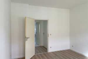 Helle Wohnung mit Weitblick - auch für WGs! – Otto-Richter-Straße 40 b, 39116 Magdeburg – Vorschaubild 3
