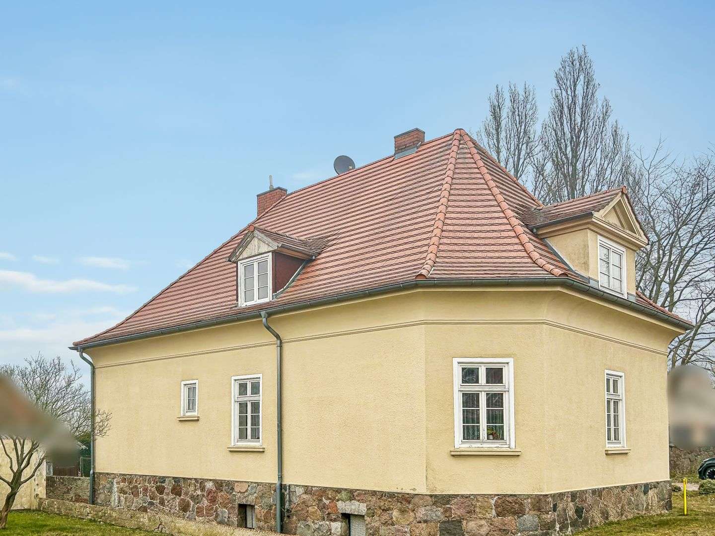 Charmantes Zweifamilienhaus unter Denkmalschutz in Mesendorf bei Pritzwalk, Prignitz Kreis – Bild 2