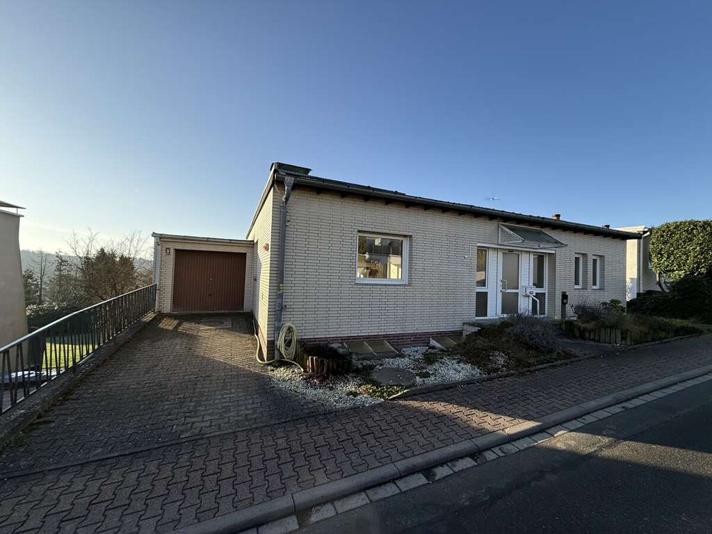 Immobilie in Glashütten - Bungalow mit spektakulärer Aussicht - bereits entkernt und bereit für Ihre Vision - Bild 1