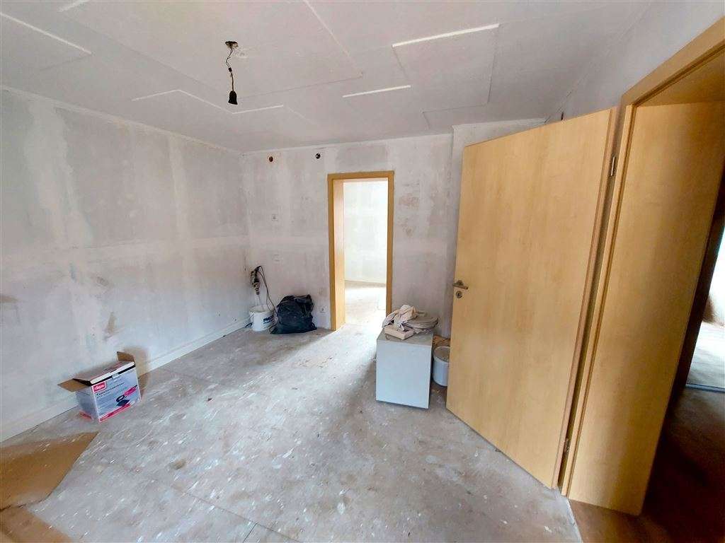 Immobilie in Wallhausen - Zweifamilienhaus mit Ausbaupotential mitten in Wallhausen - Bild 3