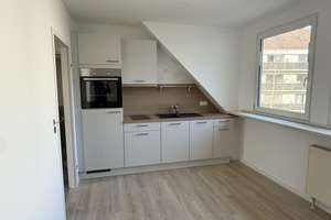 Kernsanierte 2-Zimmer-Wohnung mit neuer Einbauküche in Frankfurt-Eschersheim