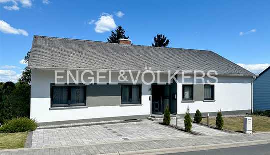 Bild von Großzügiges Einfamilienhaus mit Einliegerwohnung und Fernblick in ruhiger Randlage