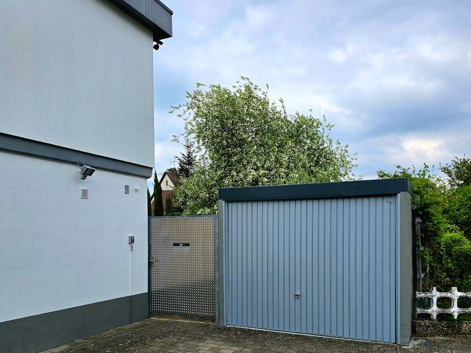 Garage Ostansicht