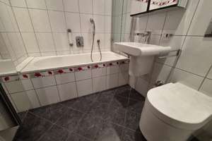 Bezugsfreie Eigentumswohnung mit ca. 90 m² Wohnfläche, 4 Zimmern und Südwestbalkon 
 – Die vollständige Adresse der Immobilie erhältst du vom Anbieter., 45279 Freisenbruch, Essen – Vorschaubild 6
