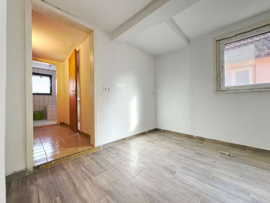 OG Küche Flur zum Bad