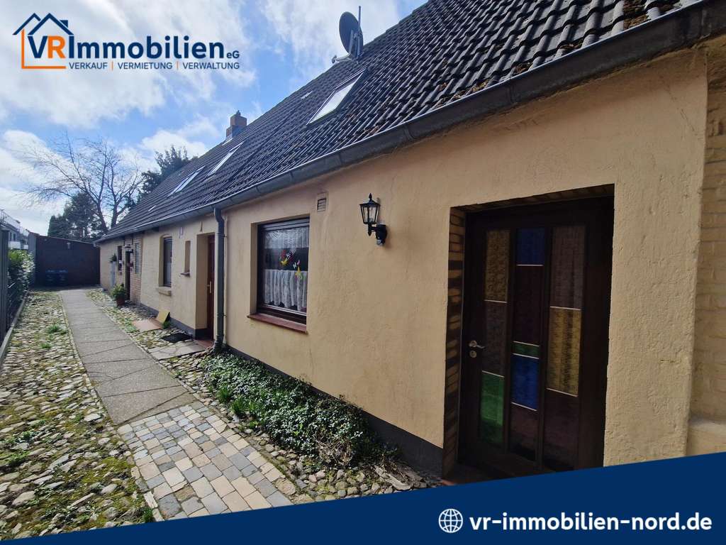 Immobilie in Husum - Aus Alt mach Neu - Reihenhaus mit 3 Wohneinheiten sucht neue Eigentümer - Bild 0