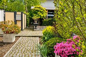 Eine Villa von zeitloser Eleganz – wo Architektur zur Lebenskunst wird – Die vollständige Adresse der Immobilie erhältst du vom Anbieter., 30657 Isernhagen-Süd, Hannover – Vorschaubild 2