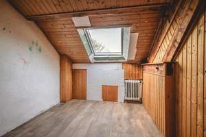Eilendorf!
Großes, modernisierungsbedürftiges 2-Familienhaus mit Garage und mehreren Stellplätzen – Die vollständige Adresse der Immobilie erhältst du vom Anbieter., 52080 Eilendorf, Aachen – Vorschaubild 24