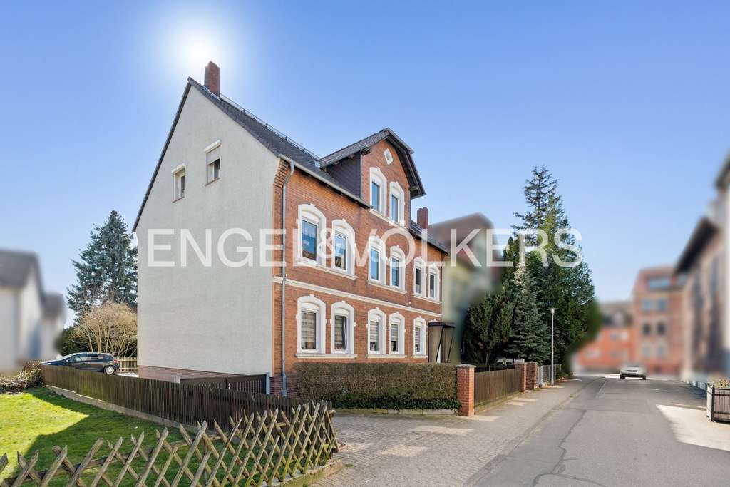 Immobilie in Schöningen - KAPITALANLAGE MIT POTENZIAL - HISTORISCHES MEHRFAMILIENHAUS IN ZENTRALER LAGE VON HELMSTEDT - Bild 1