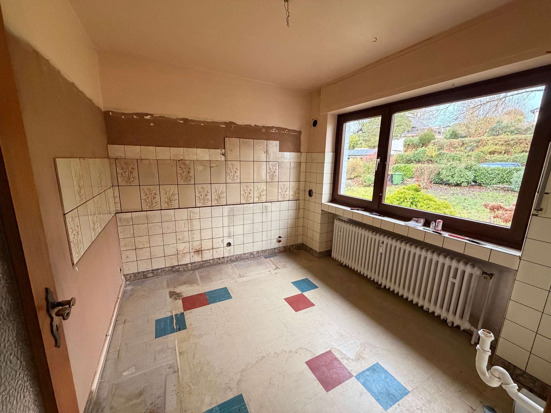 Immobilie in Windeck - Vermietetes Zweifamilienhaus für Mehrgenerationenwohnen in Top Lage - Bild 2