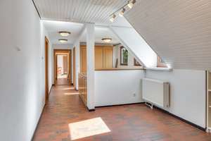 Repräsentatives Anwesen mit 12 Zimmern und Gartenparadies – Die vollständige Adresse der Immobilie erhältst du vom Anbieter., 24357 Hummelfeld – Vorschaubild 17