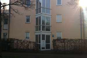 Attraktive 2-Zimmer-Wohnung mit Terrasse, kleinem Garten,  plus TG-Stellplatz am Fürstl. Rennplatz