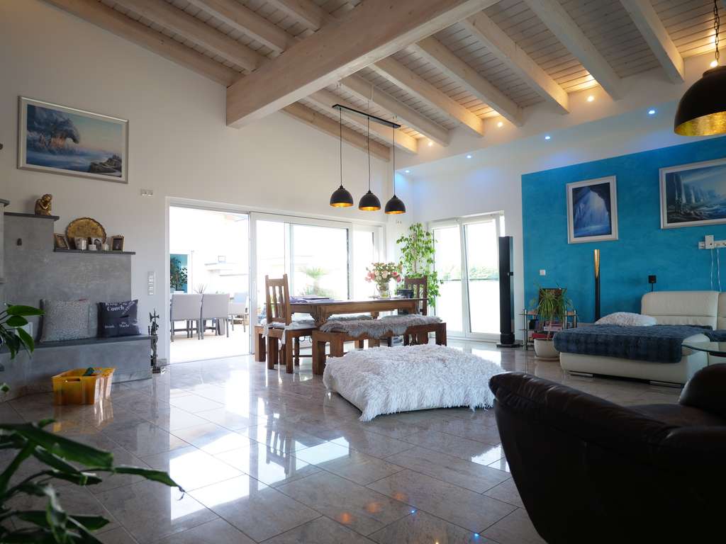 Immobilie in Ober-Olm - Unternehmer-Villa mit Weitblick und vielseitigen Nutzungsmöglichkeiten – Toplage direkt vor Mainz - Bild 2